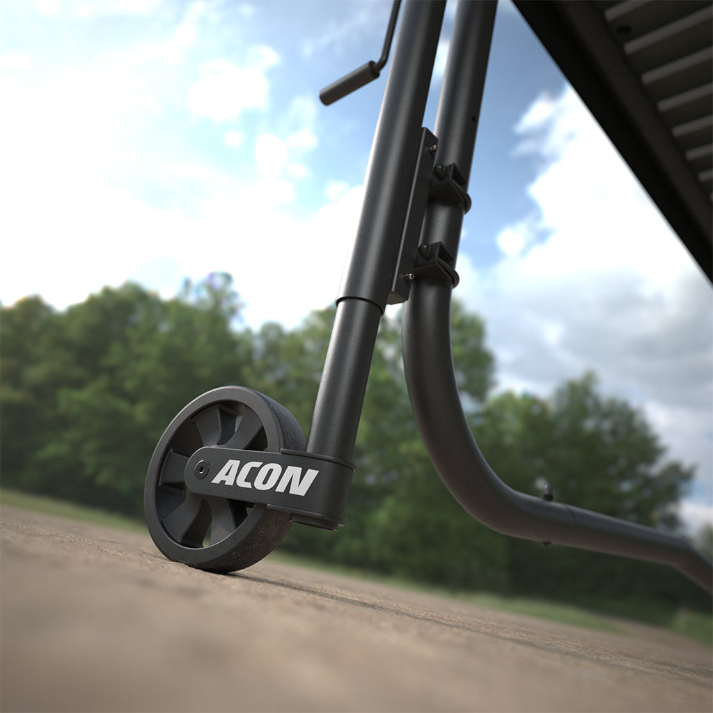 Inzoomad bild av Acons studsmattehjul monterat och redo att använda.